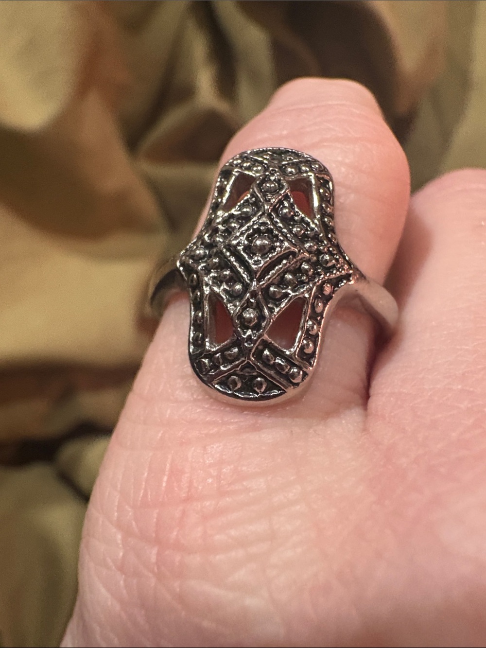 Vintage-Inspired Filigree Ring in Silver